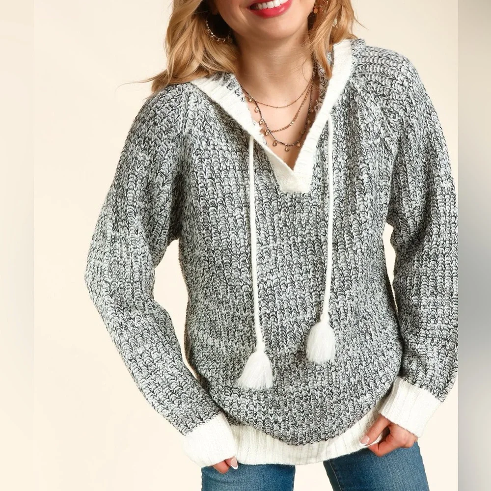 Women’s Charcoal & Ivory Two Tone Ribbed Hooded Tassel Drawstring Sweater - Picture 5 of 9